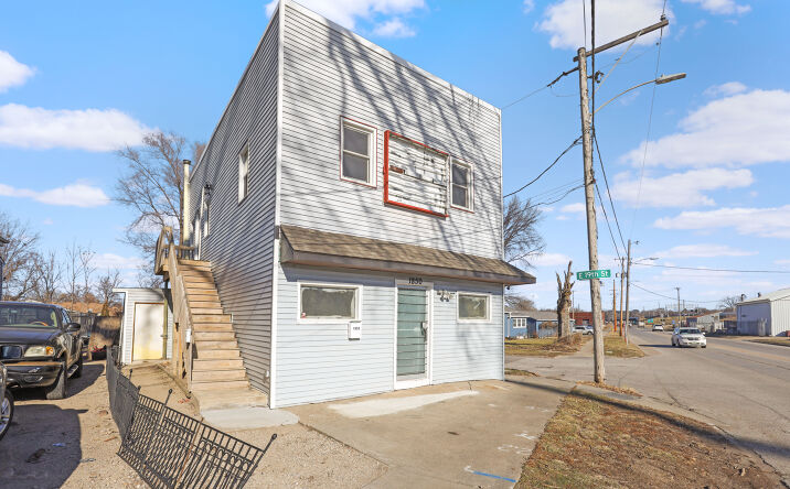 Pictures of Mixed Use, Retail property located at 1850 Easton Blvd, Des Moines, IA 50316 for sales - image #1