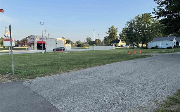 Pictures of Land property located at 902 W Broadway St, Princeton, IN 47670 for sales - image #1