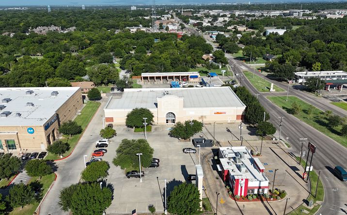 Pictures of Land, Retail property located at 747 NE Loop 820, Hurst, TX 76053 for sales - image #1