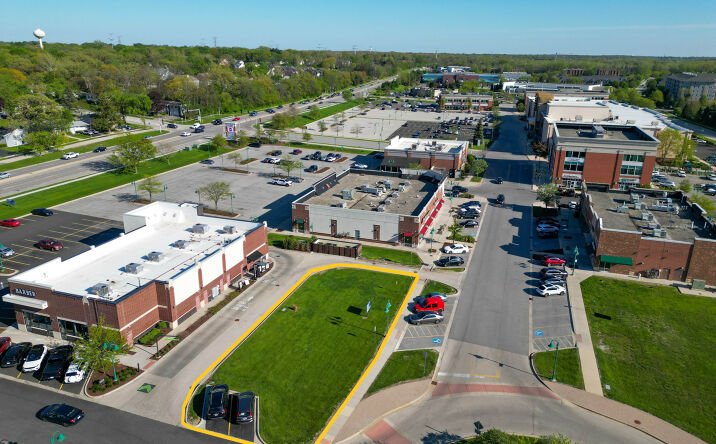 Pictures of Land, Retail property located at 6425 Main St, Woodridge, IL 60517 for sales - image #1
