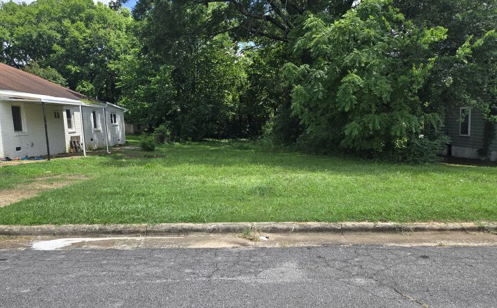 Pictures of Land property located at 419 Campbell St., Florence, AL 35630 for sales - image #1
