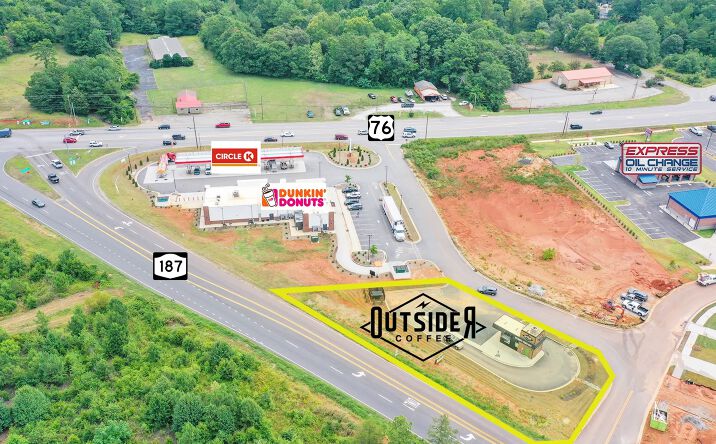 Pictures of Retail property located at 205 Drayton St, Pendleton, SC 29670 for sales - image #1