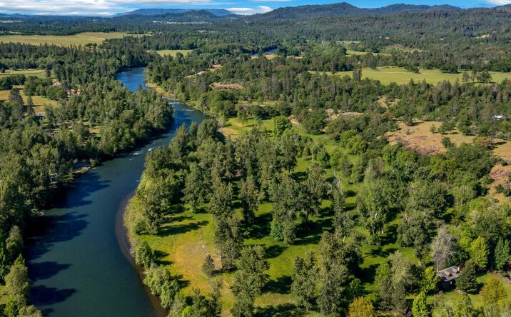 Pictures of Land, Mixed Use property located at 5512 Rogue River Dr, Eagle Point, OR 97524 for sales - image #1