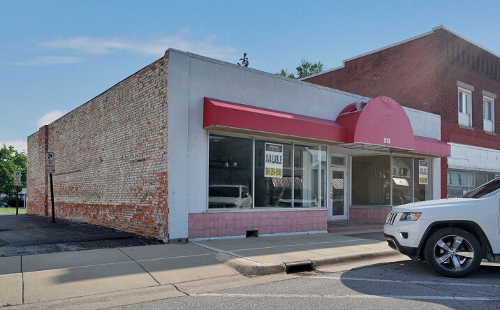 Pictures of Office, Retail property located at 213 E 3rd St, Imlay City, MI 48444 for sales - image #1