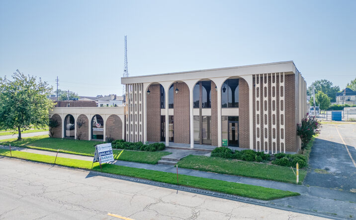 Pictures of Office property located at 214 N 12th St, Fort Smith, AR 72901 for sales - image #1