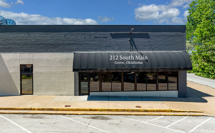 Pictures of Office property located at 212 S Main St, Grove, OK 74344 for sales - image #1