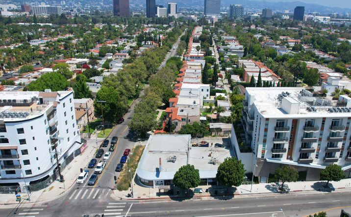 Pictures of Retail property located at 6035 W Pico Blvd, Los Angeles, CA 90035 for sales - image #1