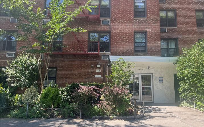 Pictures of Multifamily property located at 140-15 Holly Avenue # 2M, Flushing, NY 11355 for sales - image #1
