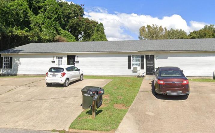 Pictures of Multifamily property located at 404 E Johnson Street, Newbern, TN 38059 for sales - image #1