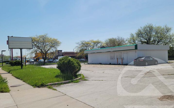 Pictures of Retail property located at 246 E Alexis Road, Toledo, OH 43612 for sales - image #1