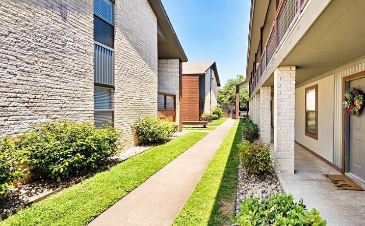 Pictures of Multifamily, Special Purpose property located at 1368 S 12th St, Waco, TX 76706 for sales - image #1