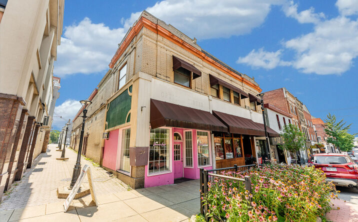 Pictures of Multifamily, Retail property located at 214 Wall St, Morgantown, WV 26505 for sales - image #1
