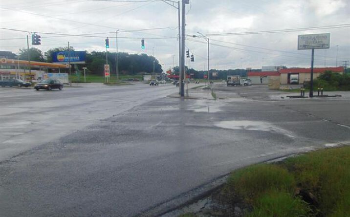 Pictures of Land property located at 898 Florence Blvd, Florence, AL 35630 for sales - image #1