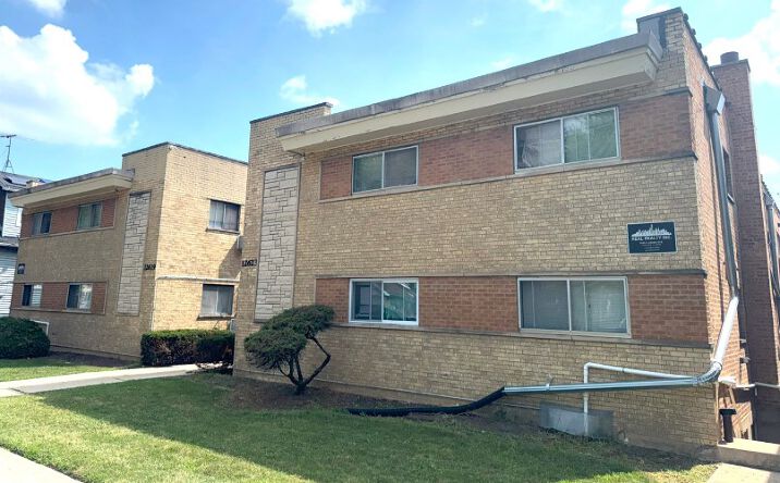Pictures of Multifamily property located at 12619 Lincoln St, Calumet Park, IL 60827 for sales - image #1