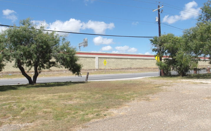 Pictures of Land property located at 3701 S Expressway 83, Harlingen, TX 78550 for sales - image #1