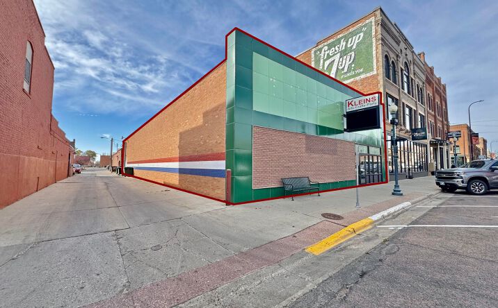 Pictures of Retail, Office, Mixed Use property located at 110 E Kemp Ave, Watertown, SD 57201 for sales - image #1