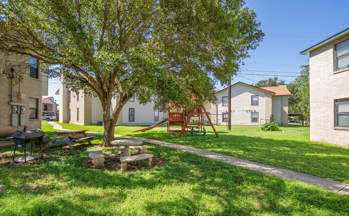 Pictures of Multifamily property located at 4243 Family Tree Dr, San Antonio, TX 78222 for sales - image #1