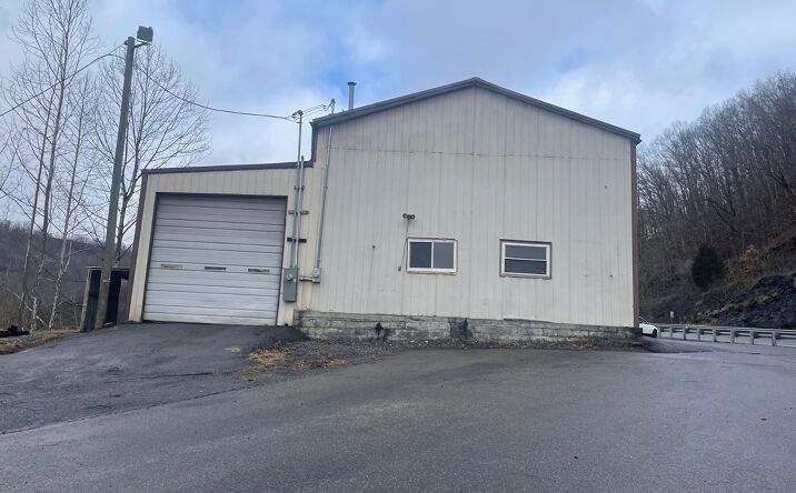 Pictures of Mixed Use property located at 110 Redwood Dr, Raven, VA 24639 for sales - image #1
