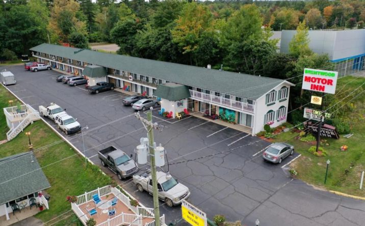 Pictures of Hospitality property located at 2603 US-41, Marquette, MI 49855 for sales - image #1
