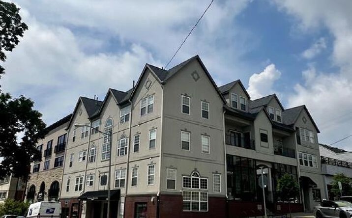 Pictures of Multifamily, Mixed Use property located at 126 E 6Th St, Bloomington, IN 47408 for sales - image #1