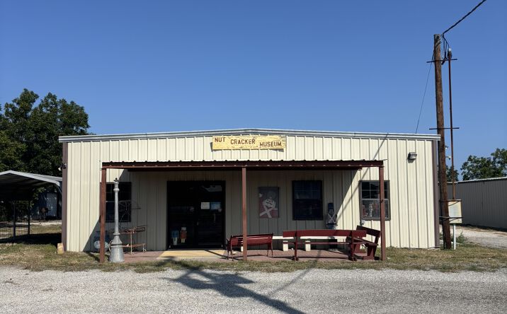 Pictures of Industrial, Office, Retail property located at 5440 S Highway 123 ByPass, Seguin, TX 78155 for sales - image #1