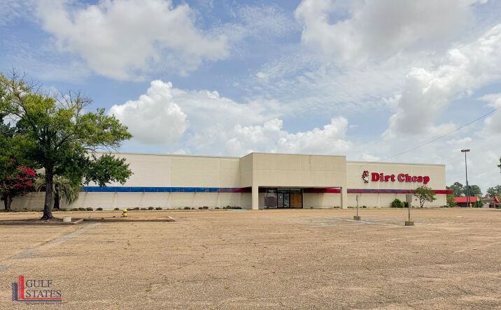 Pictures of Retail property located at Broadway Dr, Hattiesburg, MS 39401 for sales - image #1