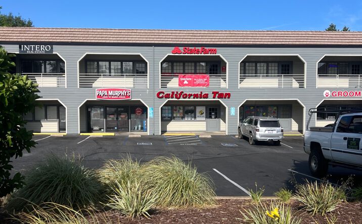 Pictures of Retail property located at 2556 Grass Valley Hwy, Auburn, CA 95603 for sales - image #1
