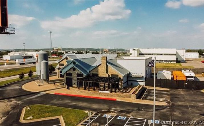 Pictures of Business for Sale, Office, Special Purpose, Industrial property located at 6263 Highway 66 Highway, Tulsa, OK 74131 for sales - image #1