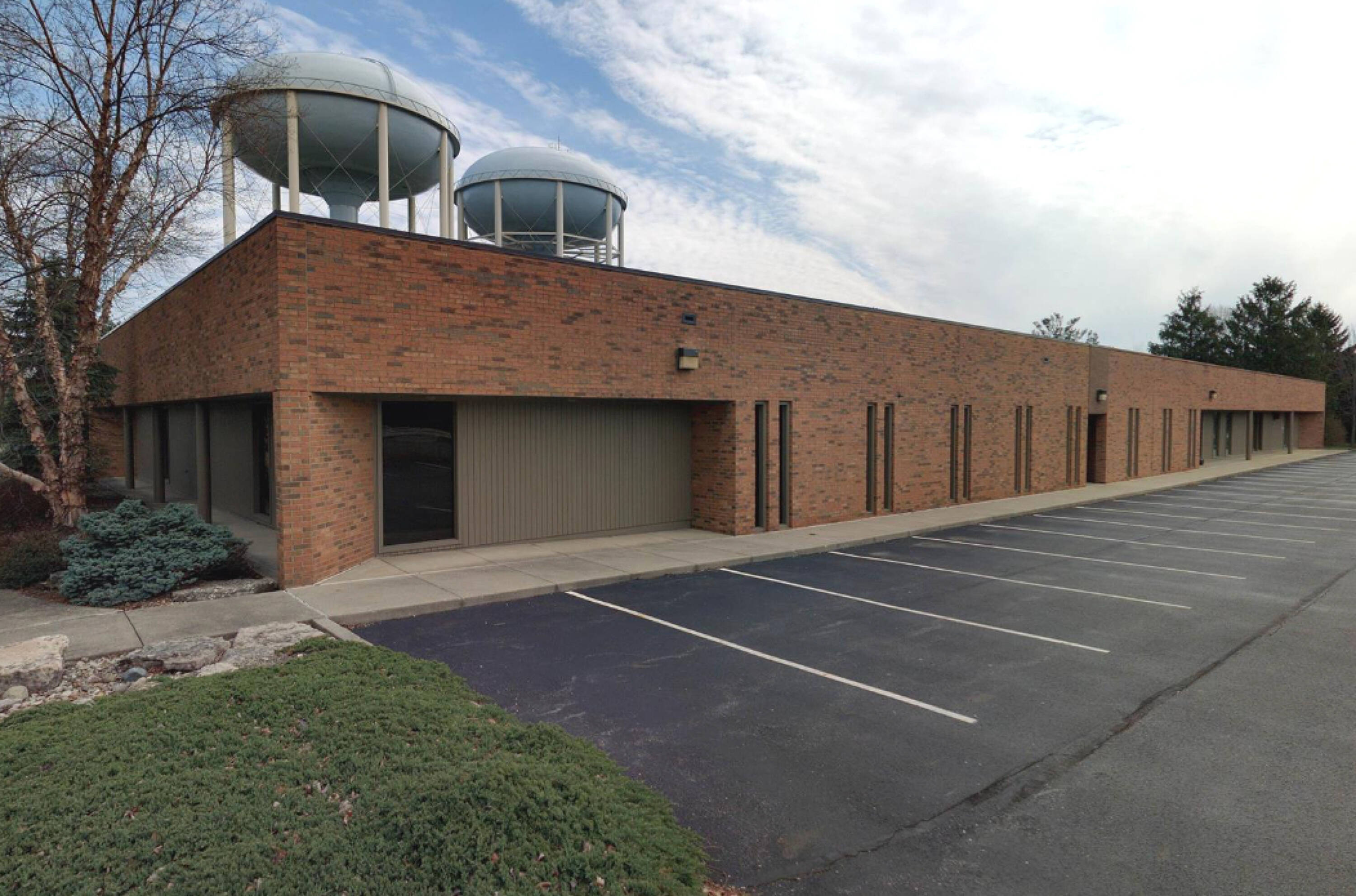 1661 Old Henderson Rd, Upper Arlington, OH 43220