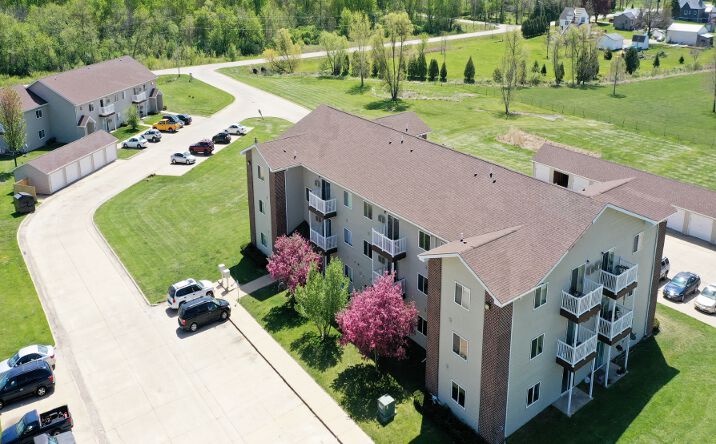 Pictures of Multifamily property located at 400 13th Ave NW, Oelwein, IA 50662 for sales - image #1