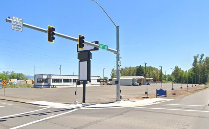 Pictures of Mixed Use, Office, Retail, Self Storage property located at 325 W 1st Ave, Junction City, OR 97448 for sales - image #1