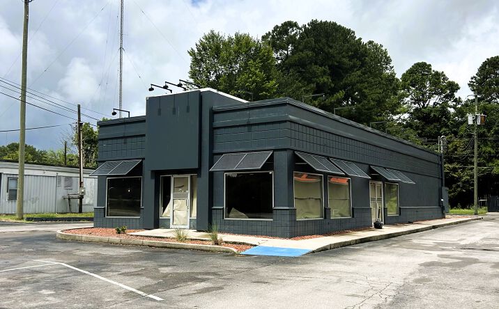 Pictures of Retail property located at 910 2nd Ave E, Oneonta, AL 35121 for sales - image #1