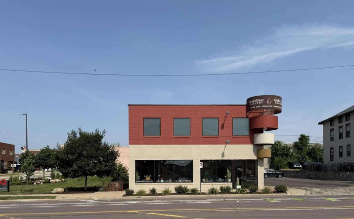 Pictures of Retail property located at 808 3rd Ave SE, Cedar Rapids, IA 52403 for sales - image #1