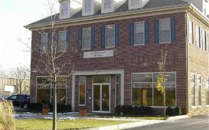Pictures of Multifamily, Office property located at 2111 CHESTNUT Street 245, Glenview, IL 60025 for sales - image #1