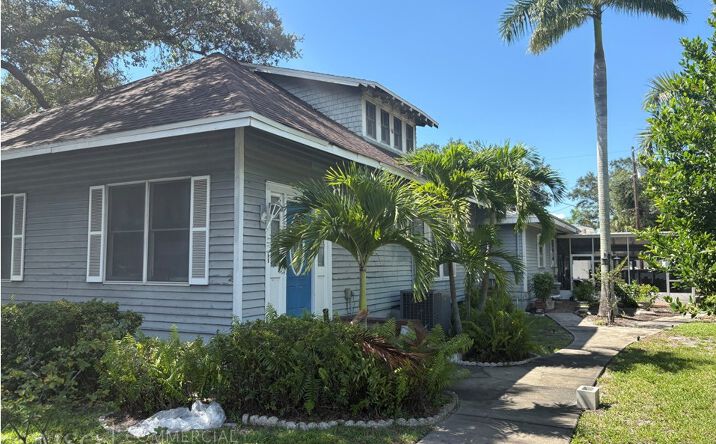 Pictures of Office, Mixed Use property located at 2714 Manatee Ave W, Bradenton, FL 34205 for sales - image #1