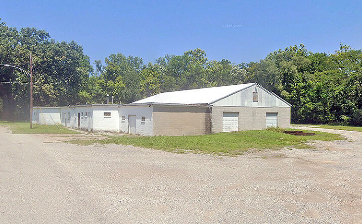 Pictures of Industrial property located at 500 Gee St, Mount Vernon, IL 62864 for sales - image #1
