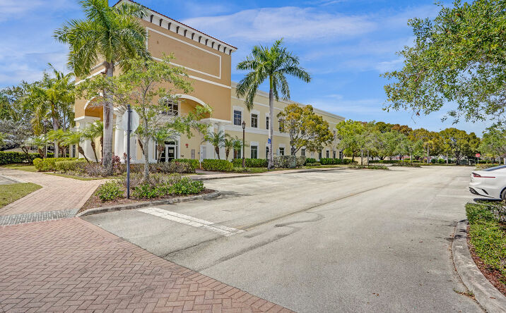 Pictures of Office property located at 15620 SW 29th St, Mirimar, FL 33027-5259 for sales - image #1