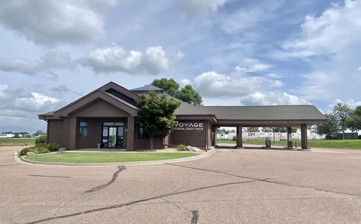 Pictures of Office, Retail property located at 1512 E Benson Rd, Sioux Falls, SD 57104 for sales - image #1