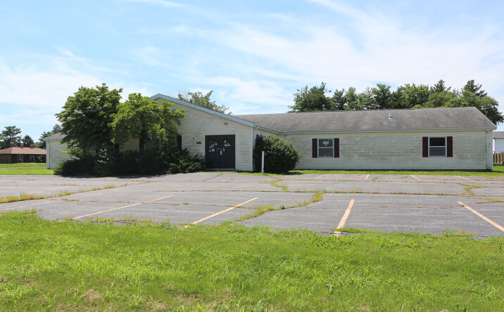 Pictures of Office property located at 3001 W LAFAYETTE Avenue, Jacksonville, IL 62650 for sales - image #1