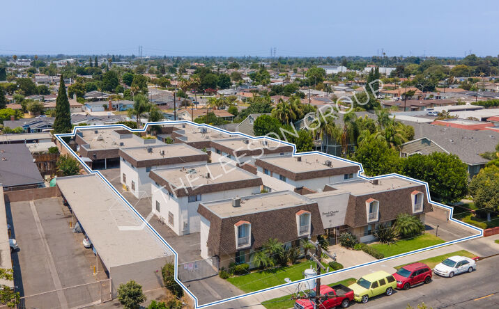 Pictures of Multifamily property located at 927 S Webster Ave, Anaheim, CA 92804 for sales - image #1