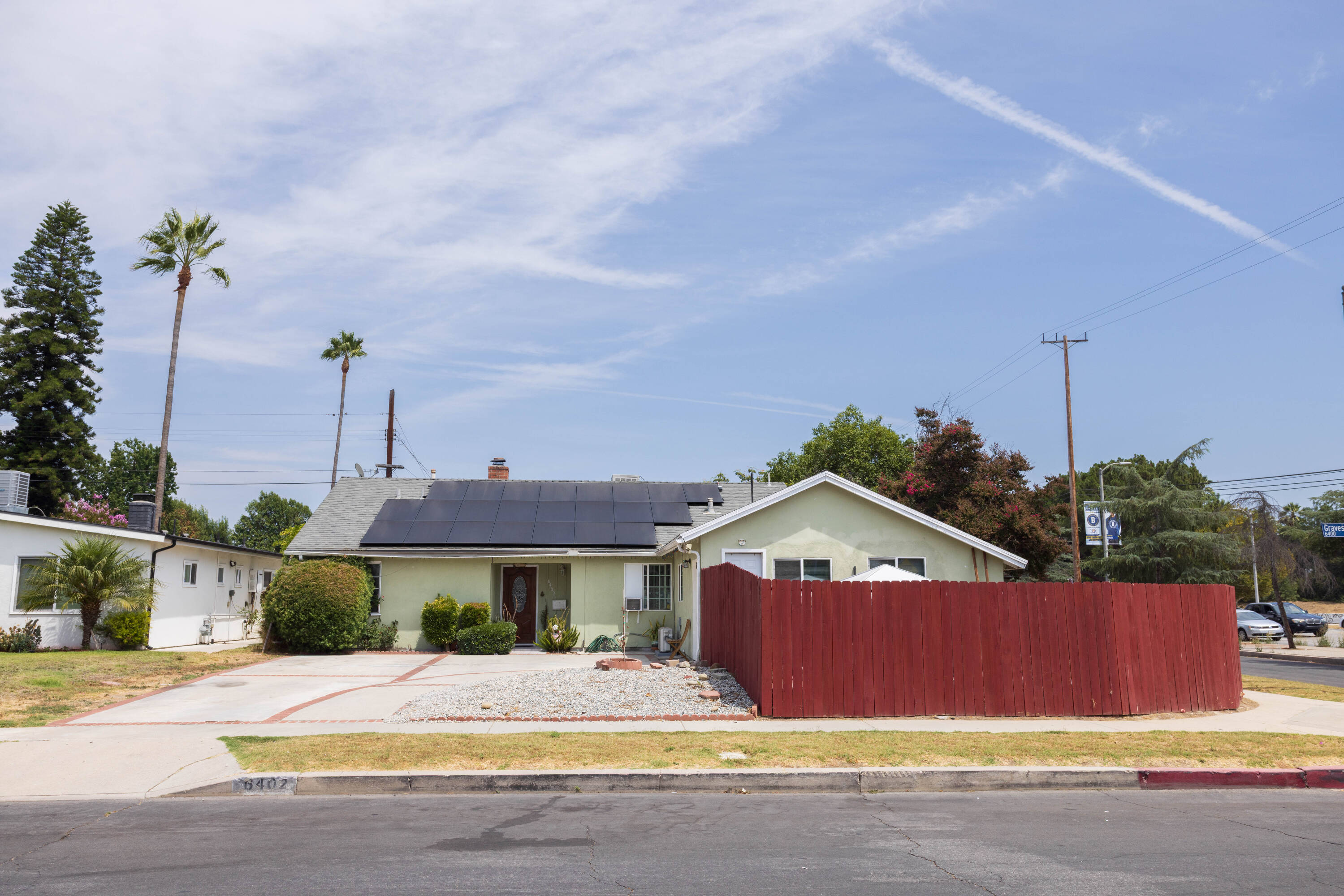 6402 Graves Ave  