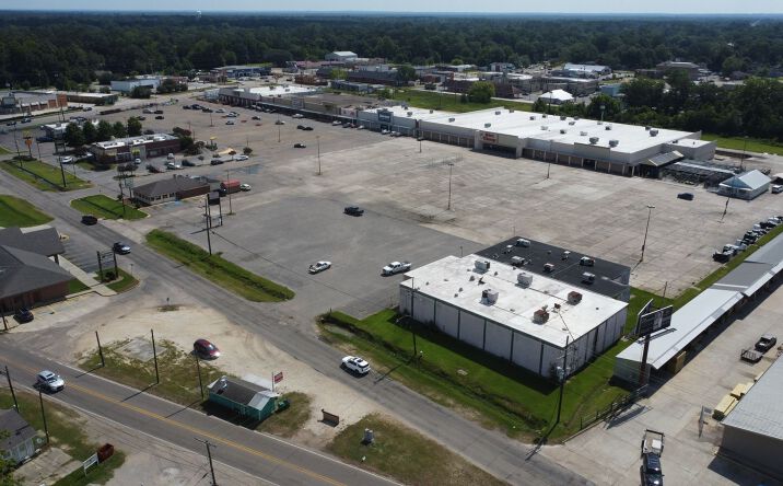 Pictures of Land property located at 230 Cumberland St, Bogalusa, LA 70427 for sales - image #1