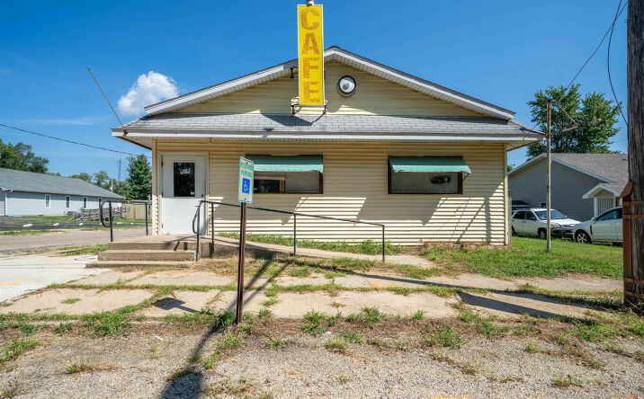Pictures of Office property located at 301 E MAIN Street, South Pekin, IL 61564 for sales - image #1