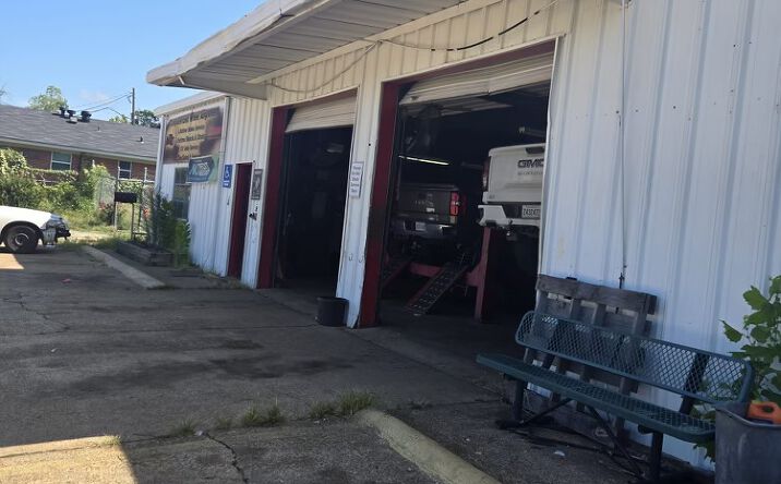 Pictures of Industrial, Retail property located at 615 S Monroe St, Ruston, LA 71270 for sales - image #1