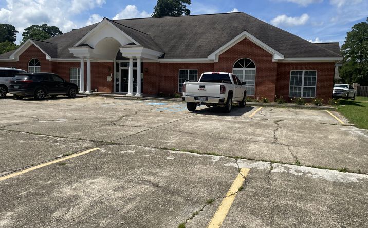 Pictures of Office property located at 3256 W Hillsboro St, El Dorado, AR 71730 for sales - image #1
