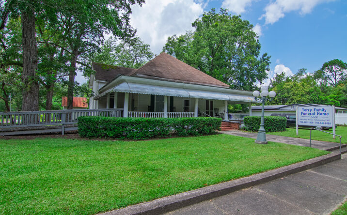 Pictures of Retail property located at 144 College Ave, Talbotton, GA 31827 for sales - image #1