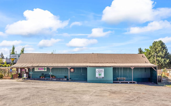 Pictures of Retail property located at 780 SW 4th St., Madras, OR 97741 for sales - image #1