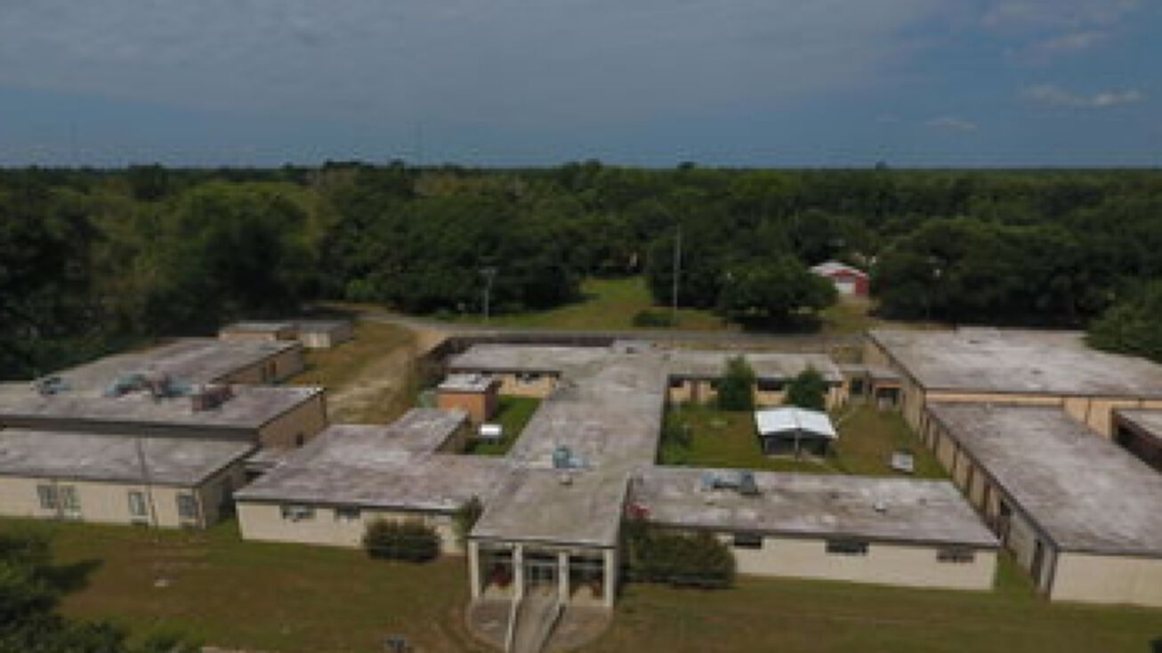 900 N Bryan St, Merryville, LA 70653