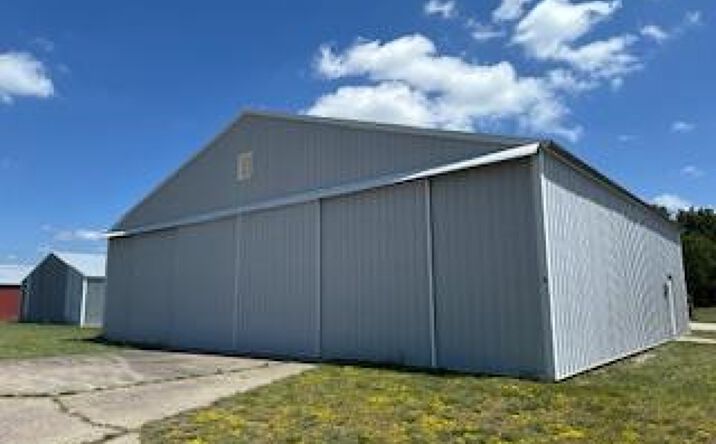 Pictures of Special Purpose property located at Hangar B Middle Street , 7, Necedah, WI 54646 for sales - image #1