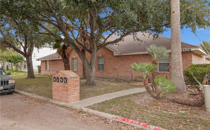 Pictures of Multifamily property located at 2106 Kimberly Lane, Edinburg, TX 78541 for sales - image #1